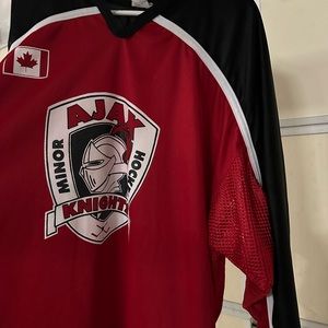 Mens 2Xl Hockey Jersey.  Like new no stains, rips or damaged cloth.